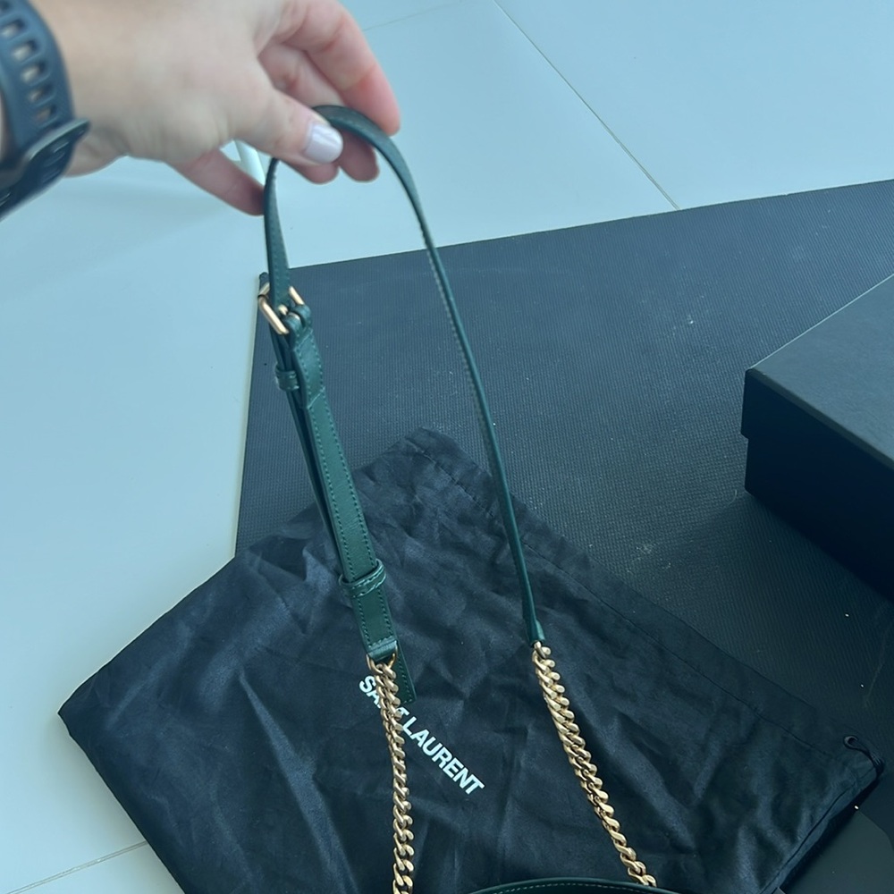 Authentic Saint Laurent Green Leather Shoulder Bag with Iconic YSL Logo. - Picture 14 of 16